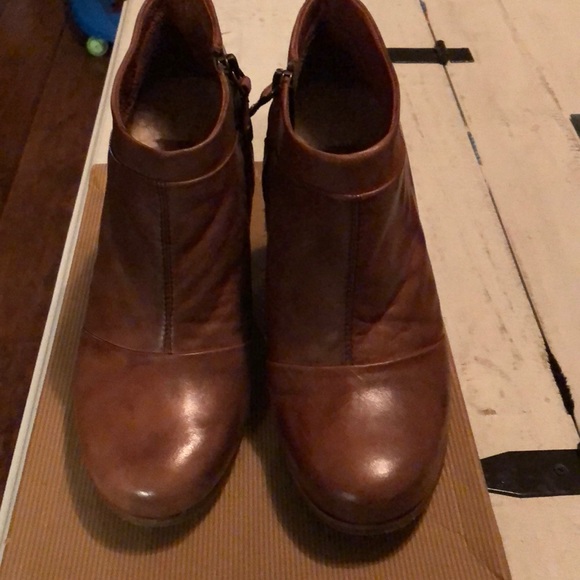 Ankle UGG boots - Picture 2 of 6